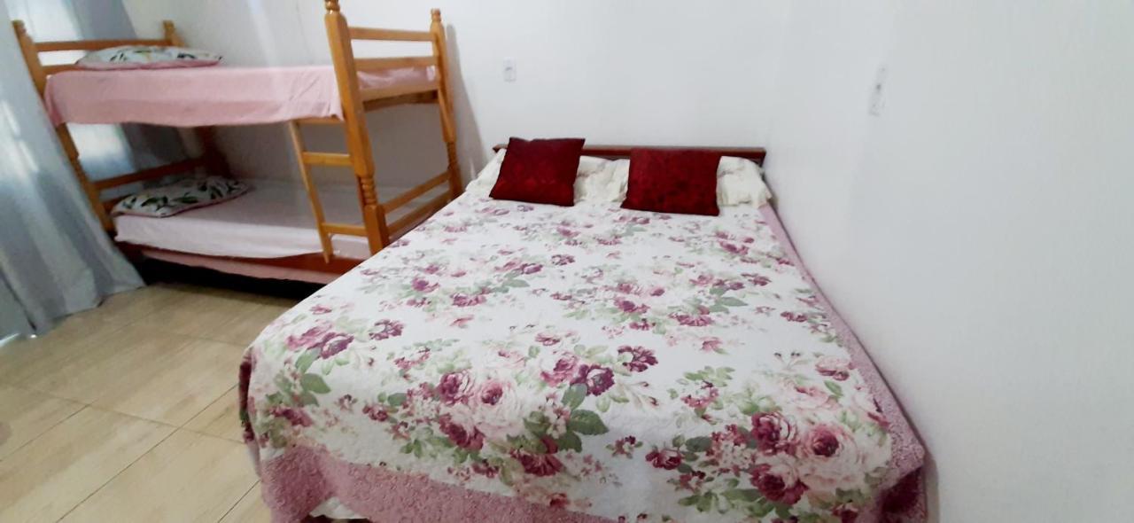 Kitnet S2 Em Torres-Rs - Na Mais Bela Praia Gaucha - Cozinha - Banheiro - Ar Condicionado - Tv Smart 32' - Wi-Fi - Estacionamento - Anfitria Superhost No Bnb 외부 사진